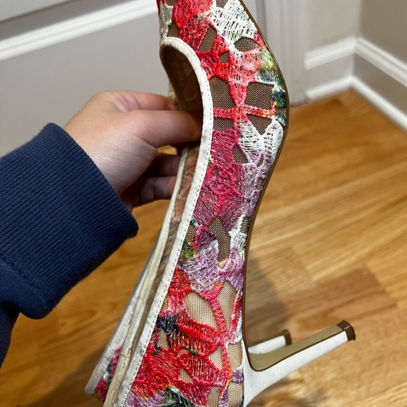 Bettye Muller Astor Pointed Toe Pumps Size 9 | Multicolor Heels - Picture 9 of 12